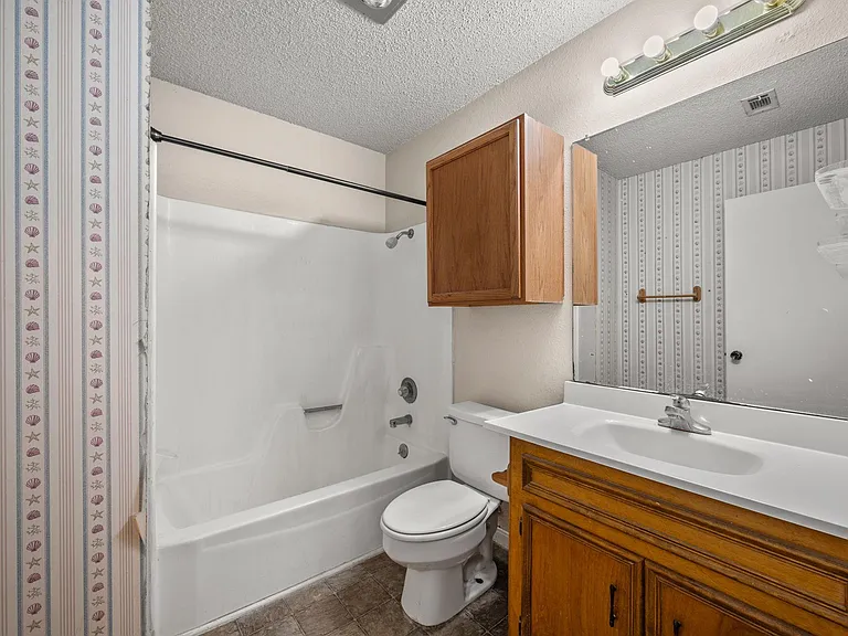 101 Norwood Dr #B — Photo 9