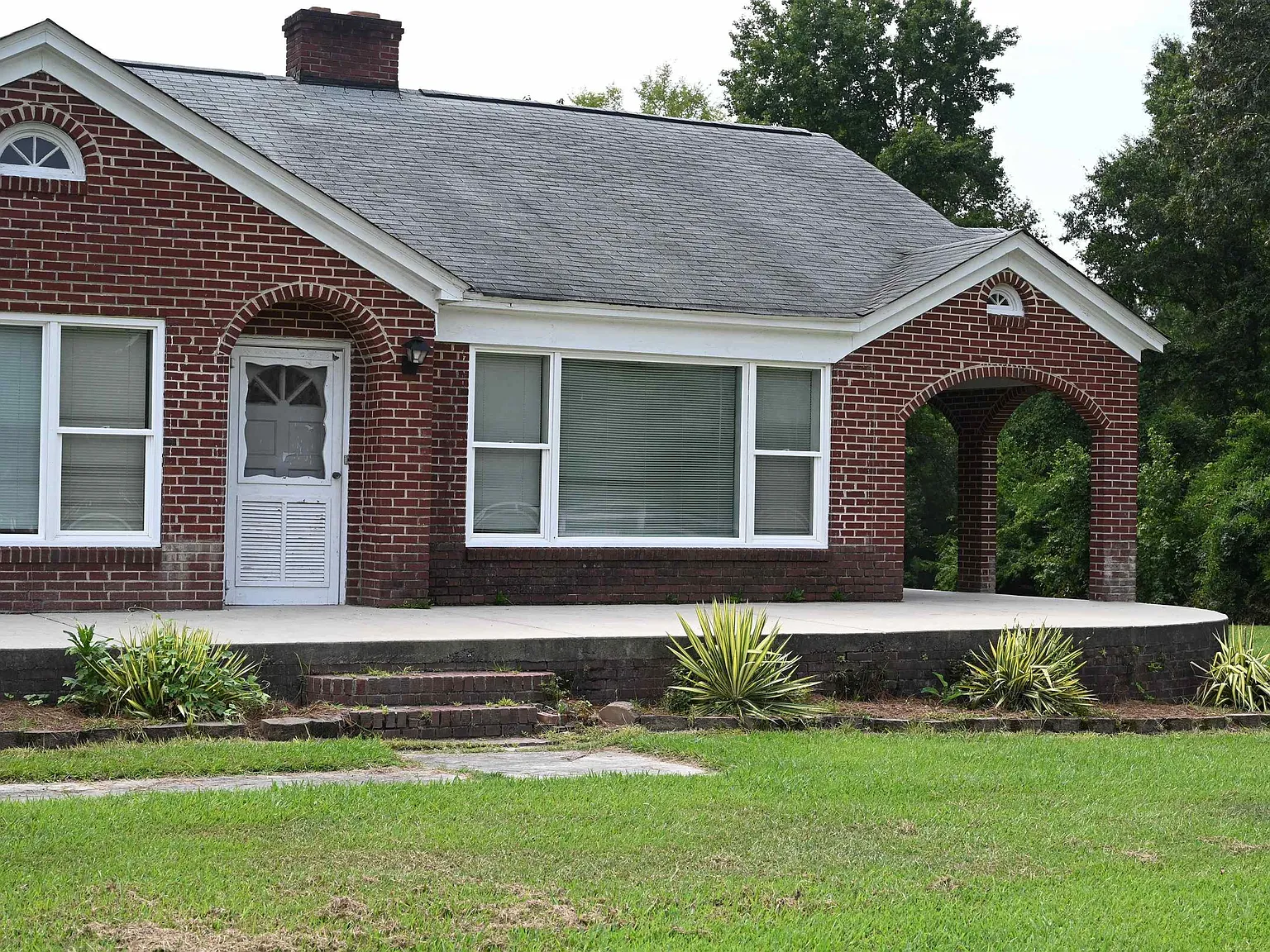 4 bed, 2959 sqft, $2,350 — Photo 3