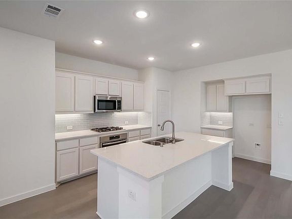 3rd image of 4119 Starlight Creek Ln