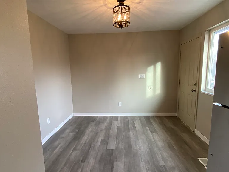 373 Lakewood Dr — Photo 10