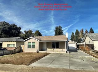 952 E Apricot Ave, Tulare, CA 93274