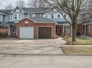 33 Middlemiss Cres, Cambridge, ON N1T1R5
