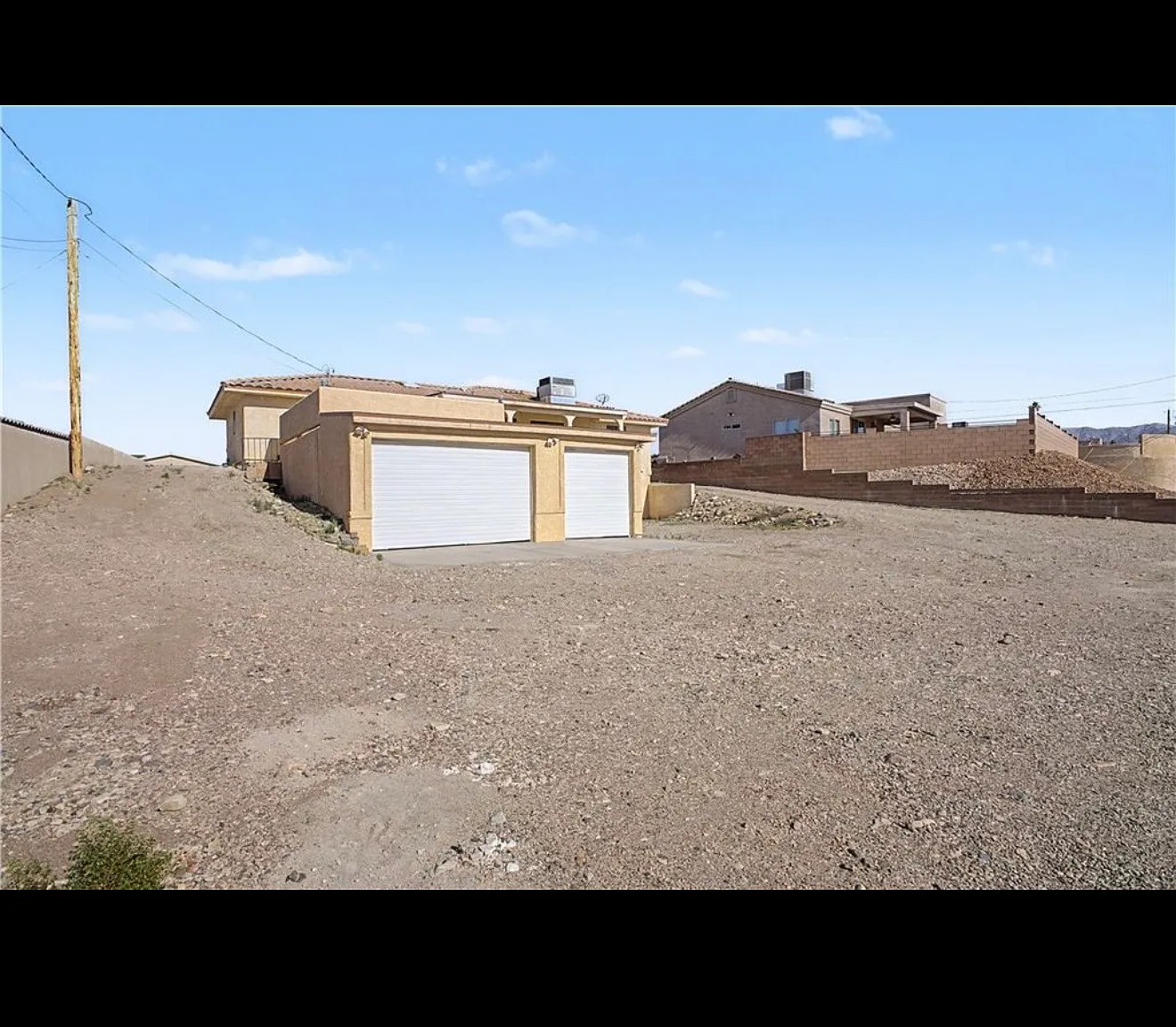4 bed, 2200 sqft, $2,200 — Photo 4
