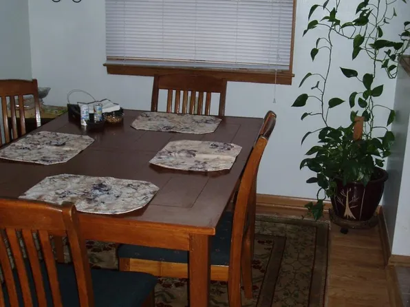 406 E Henry Clay St, Milwaukee, WI 53217