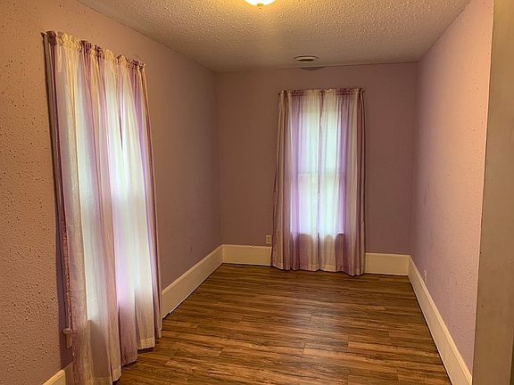 5th image of 118 Cherry St