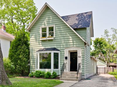 410 E Prospect Ave, Lake Bluff, IL, 60044