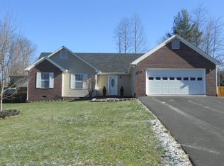 231 Cherry Hills Dr, Tazewell, VA 24651