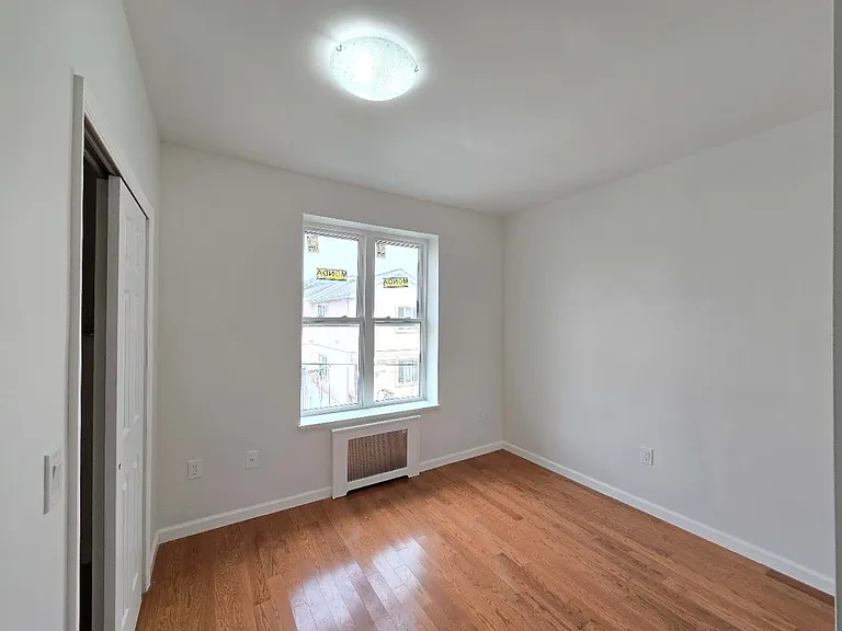 2349 E 22nd St #2F — Photo 6