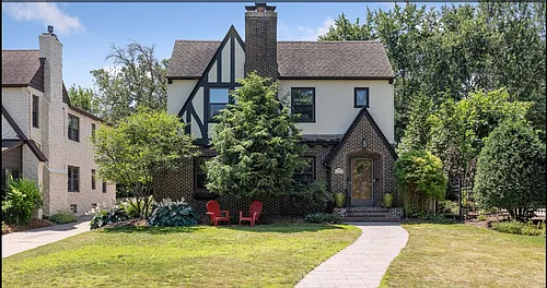 215 W Minnehaha Pkwy #2 Photo 1