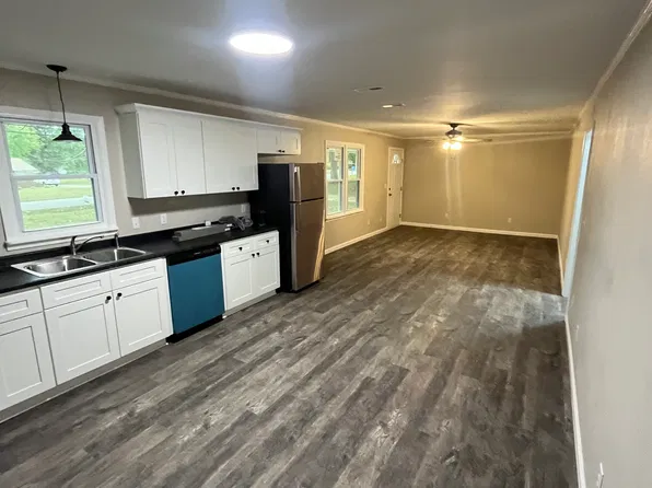 (undisclosed Address), Huntingdon, TN 38344