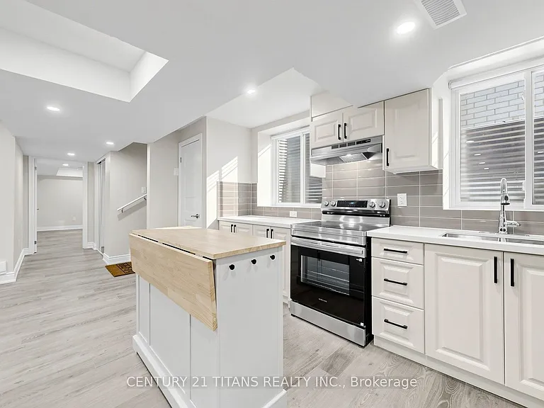 270 Forestwalk St #LOWER — Photo 11