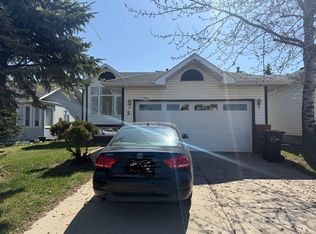 5 Jefferson Rd NW, Edmonton, AB T6L6M1