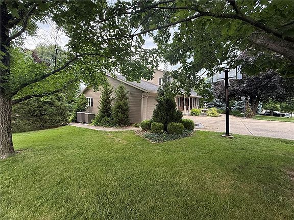5th image of 608 Sunshine Dr