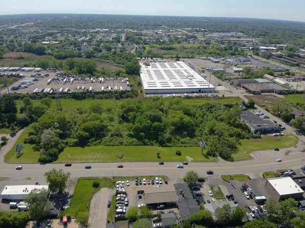 100 S Green Bay Rd, Waukegan, IL 60085