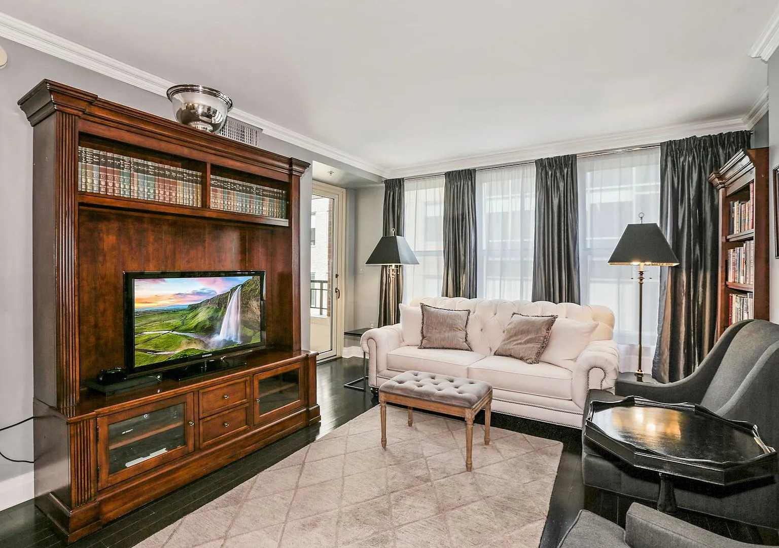 Available Now! Updated Modern 1br At The Artisan | Downtown Dc Living — Photo 3