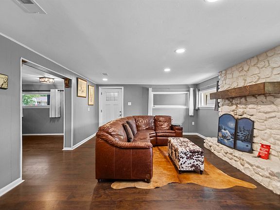 3rd image of 1524 Junior Deputy Rd