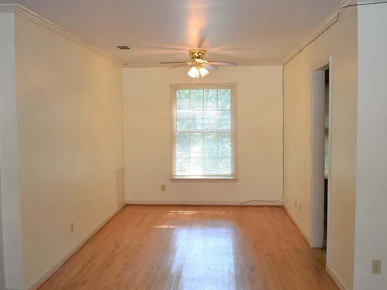 139 E Hill St #14E — Photo 3