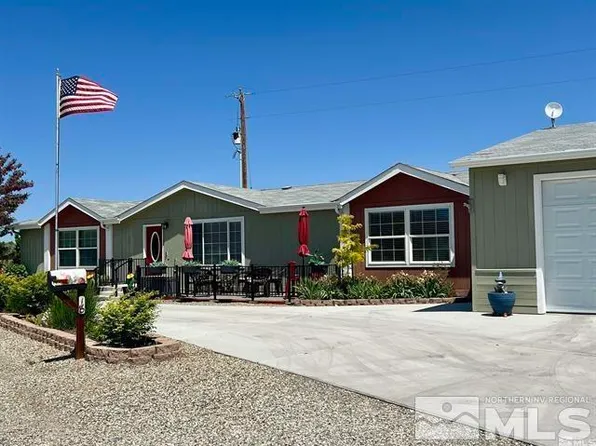 18 Smoke Tree Ln, Yerington, NV 89447