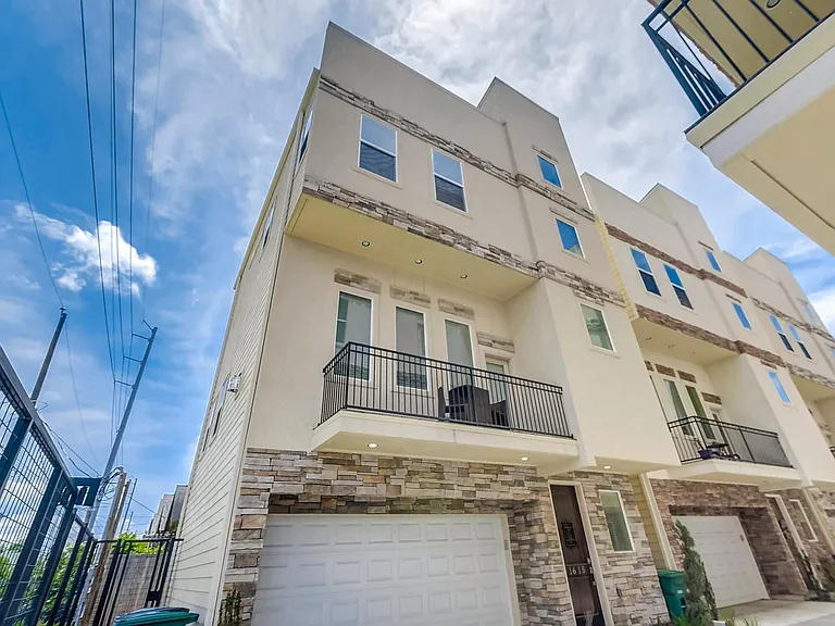 1615 Shearn St — Photo 2