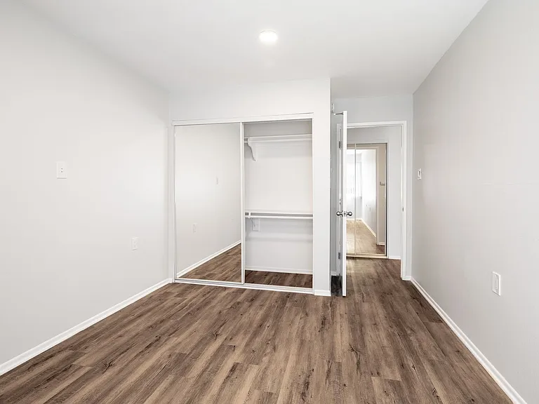 5405 Lindley Avenue — Photo 15