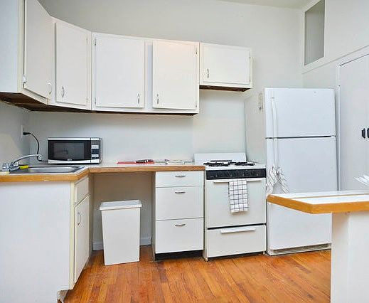 3rd image of 1464 1st Ave APT 4F