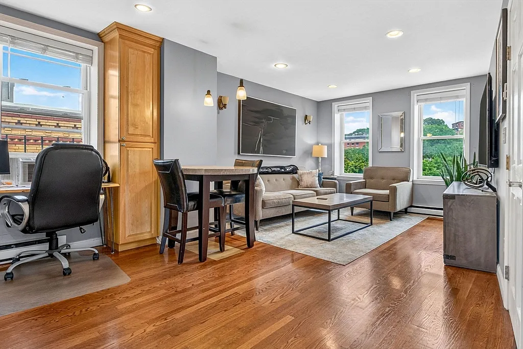 1 bed, 1.0 bath, 548 sqft, $3,100 — Photo 3