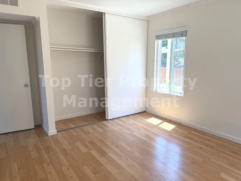 125 Acacia Ave — Photo 31