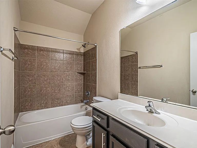 11507 Bermondsey Dr — Photo 43