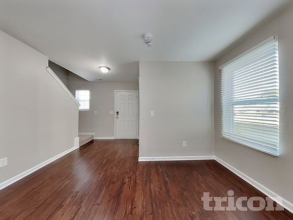 3rd image of 226 Hallow Oak St