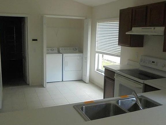3rd image of 12532 Lake Vista Dr