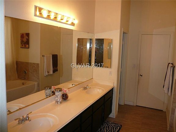 5th image of 4603 Cliff Breeze Dr