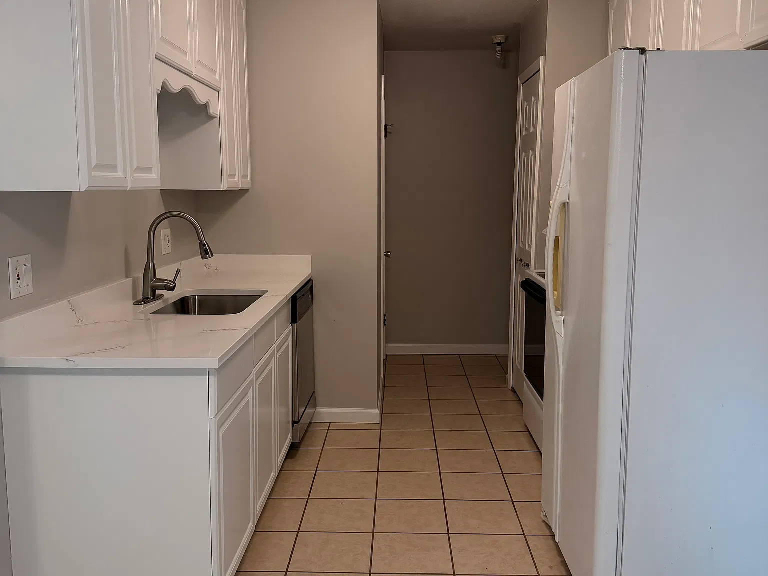 2 bed, 1.5 bath, 1329 sqft, $1,700 — Photo 3