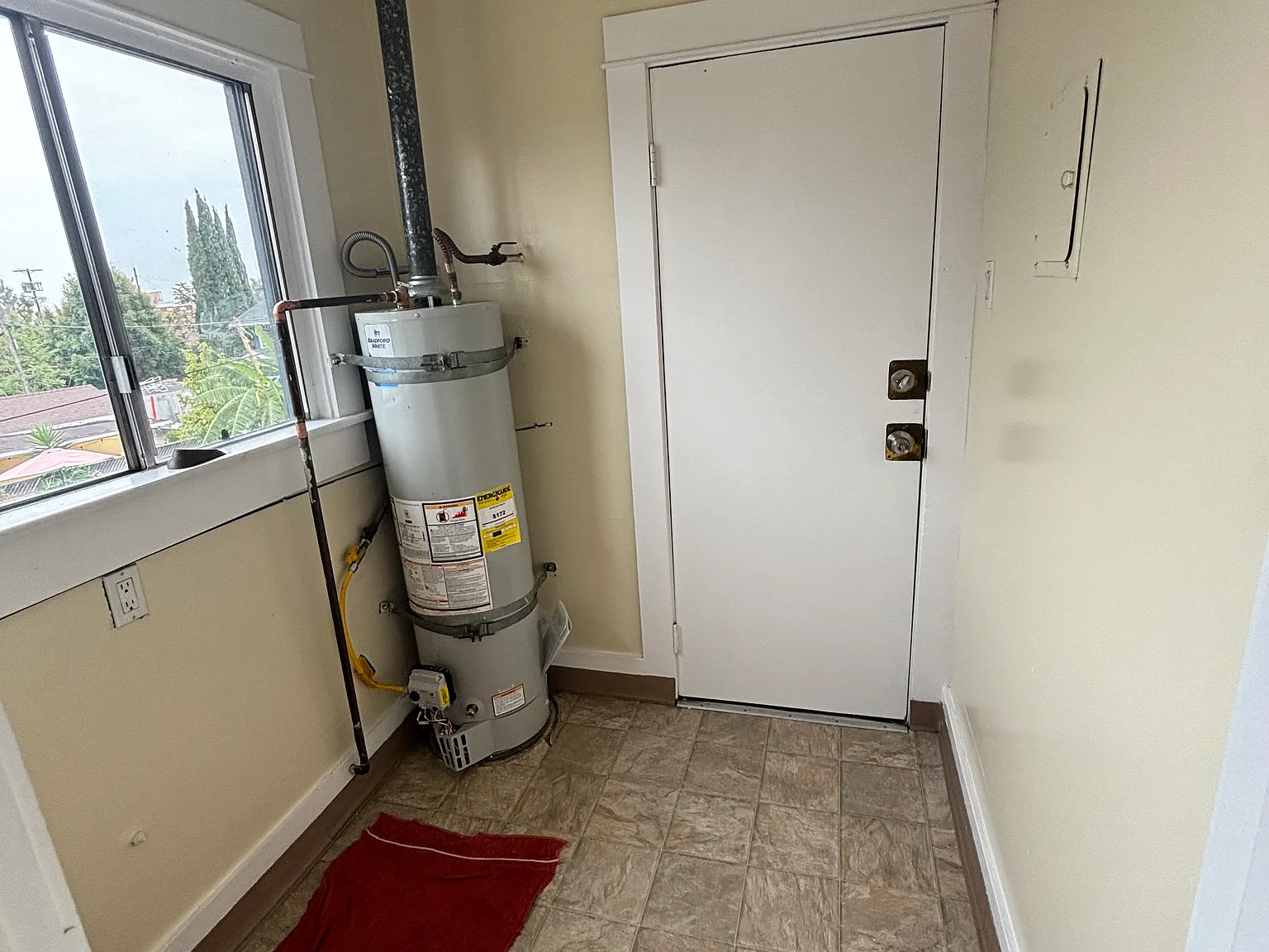 1 bed, 900 sqft, $1,950 — Photo 4