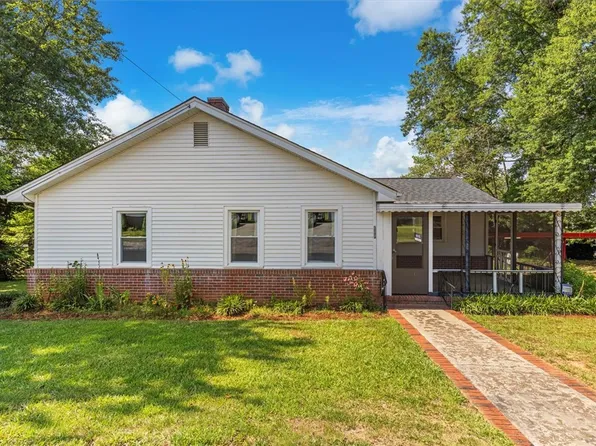 309 E Baker St, Pickens, SC 29671