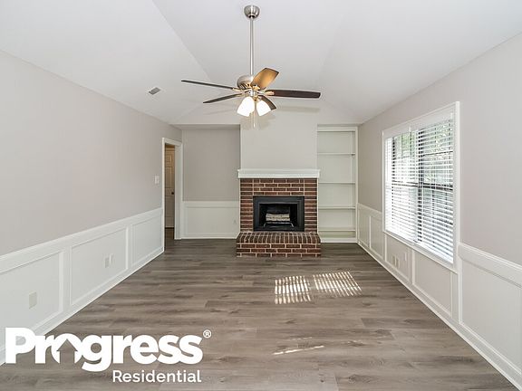 4th image of 2725 Deer Glade Ln