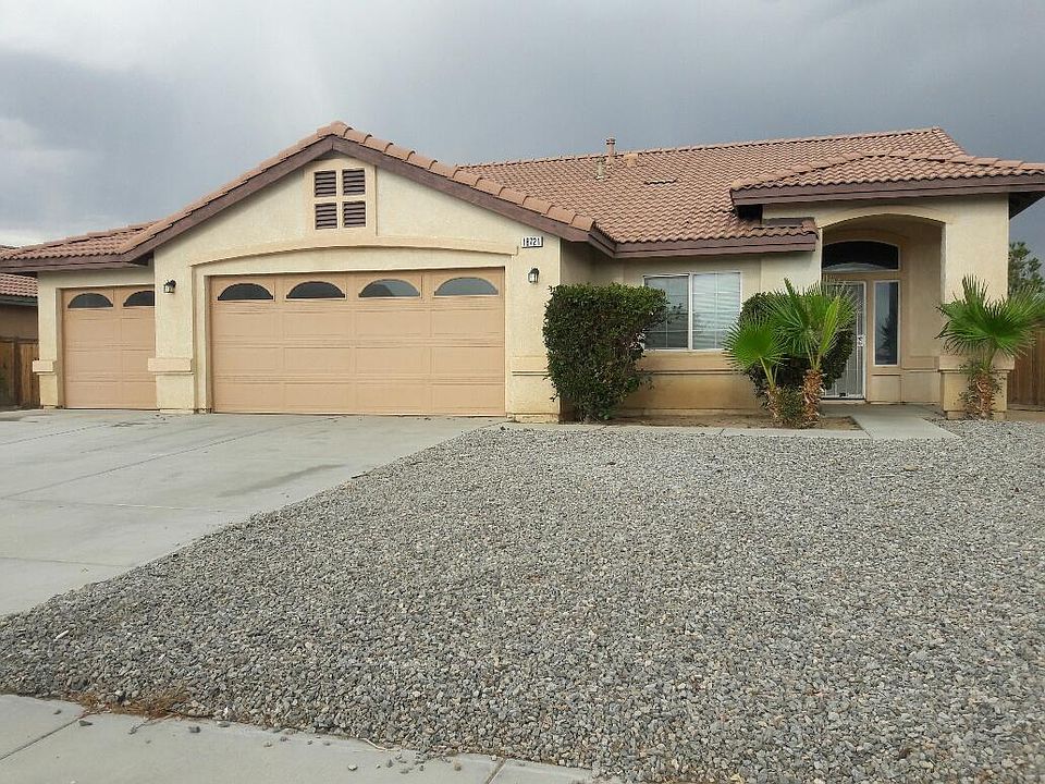 FRONT OF THE HOUSE