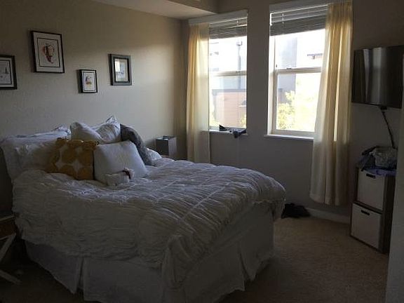 bedroom w/ bath + walk-in closet