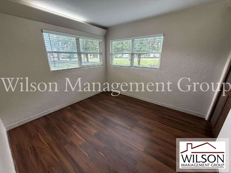 3215 N Orange Ave — Photo 10