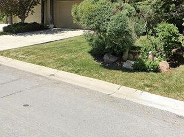 2700 Cottage Loop