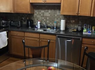 446 E Osage Ln APT 1B, Palatine, IL 60074
