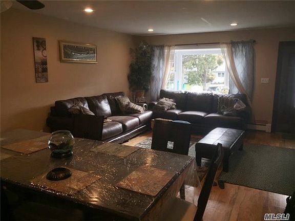 3rd image of 35 Cedar Oaks Ave