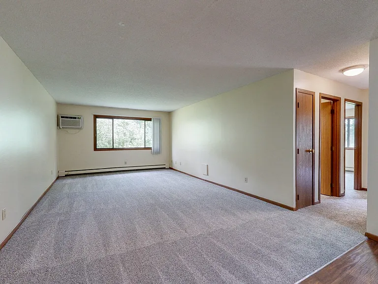 River 10 Apartments — Photo 19
