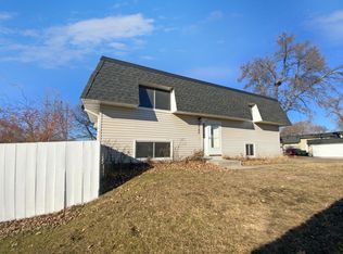 3740 Conroy Trl, Inver Grove Heights, MN 55076