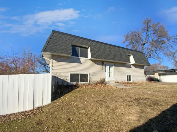 3740 Conroy Trl, Inver Grove Heights, MN 55076