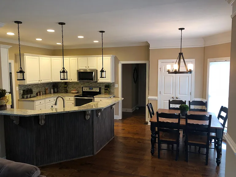 1091 Holcomb Ct — Photo 4