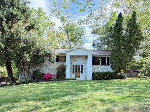 306 Sherwood Dr, Maryville, TN 37801