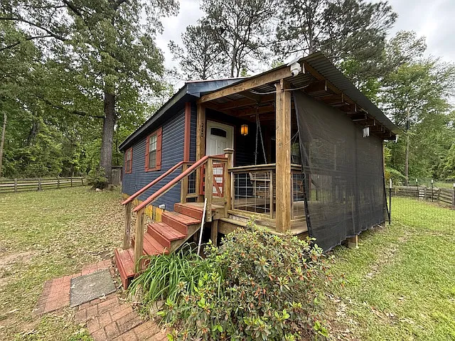 200 Dogwood Dr — Photo 1