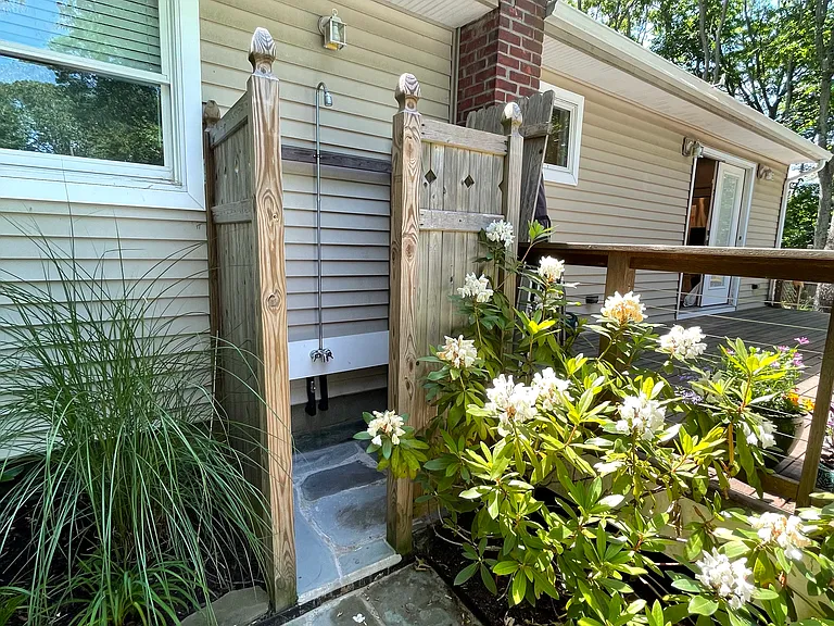 9 Hillside Dr — Photo 8