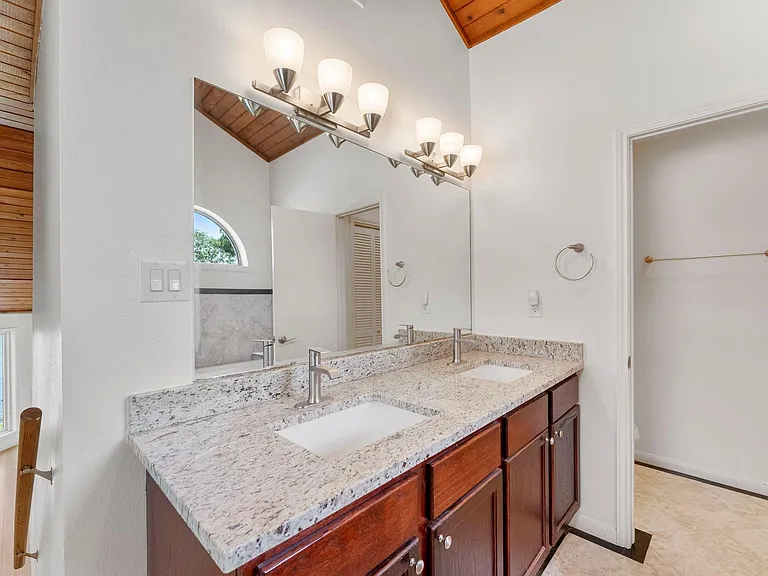 3920 Brookhaven Dr — Photo 29
