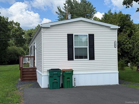 2nd image of 755 Tarrytown Lane